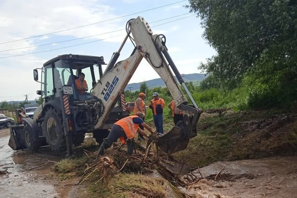 В Отрадненском районе весь день устраняли заторы. Фото: t.me/volnenkoav