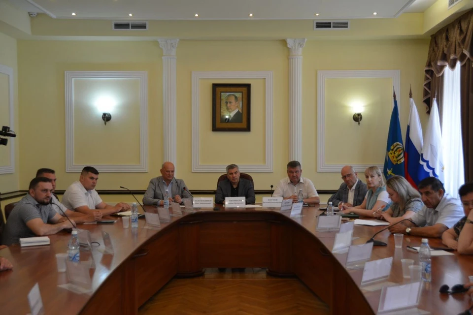 Встреча под руководством заместителя председателя регионального правительства Михаила Богомолова