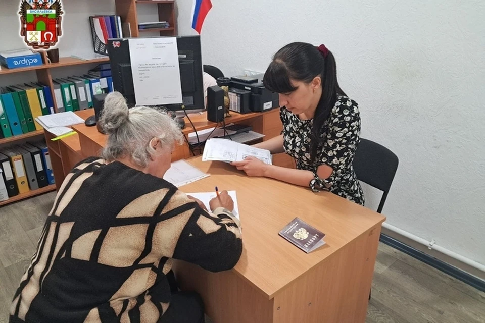 Уже 124 жителя подали документы на оформление. ФОТО: ВГА Васильевского района