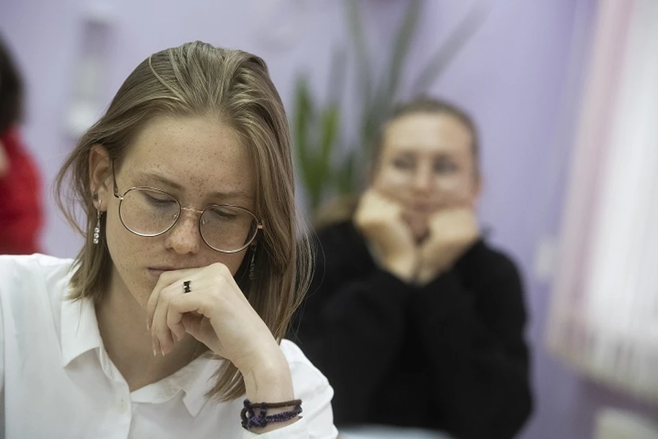 Шесть человек сдали ЕГЭ по обществознанию на 100 баллов в Хабаровском крае