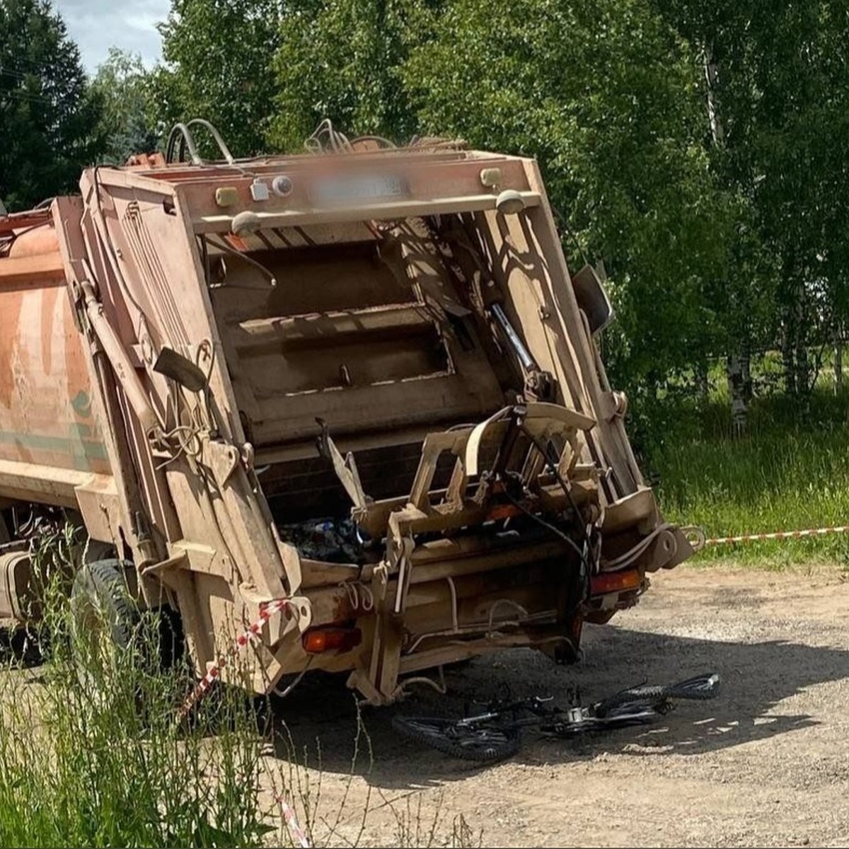 Водитель грузовика насмерть сбил 13-летнего мальчика в Удмуртии - KP.RU