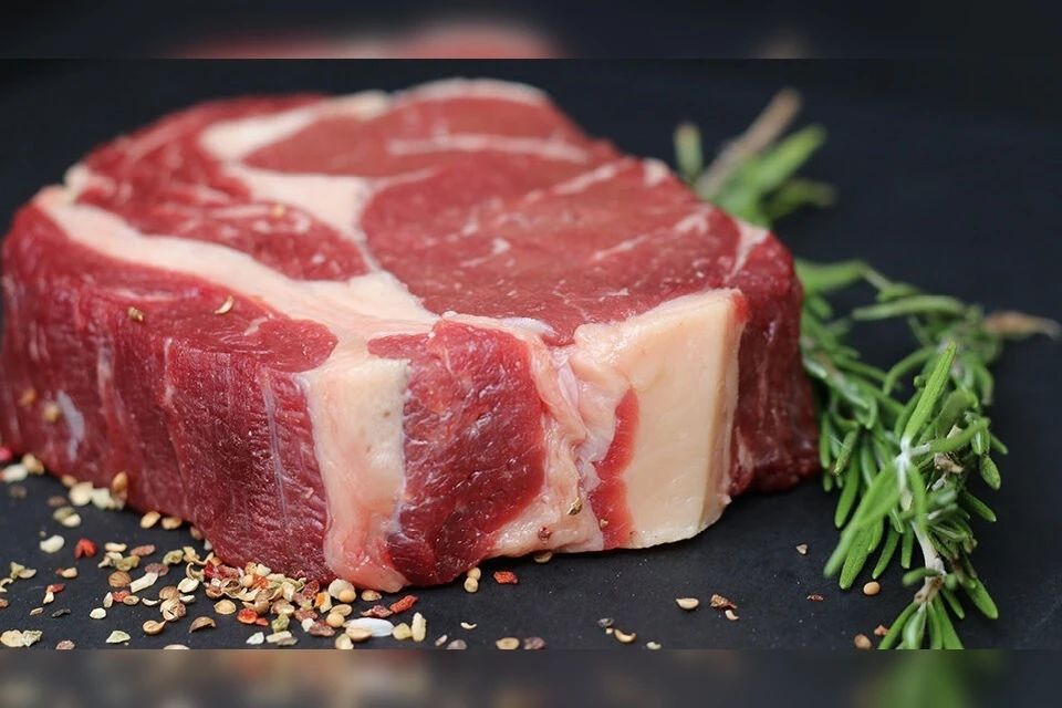 Диетолог рассказала, от каких продуктов стоит отказаться в жару