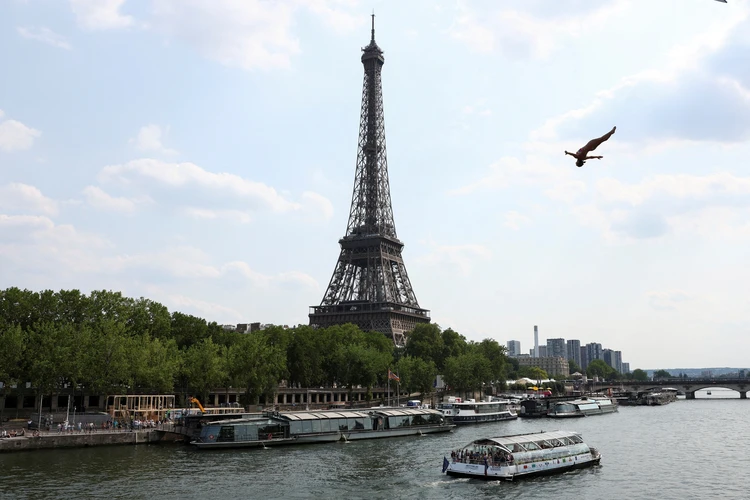 Негостеприимная Франция: правительство хочет ограничить число въезжающих туристов