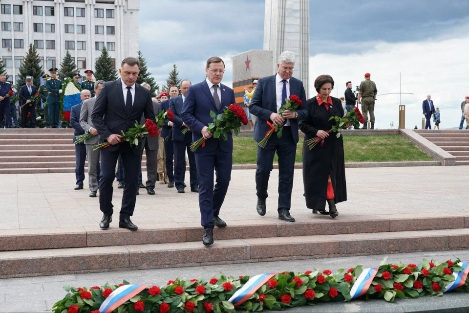 Минута молчания картина