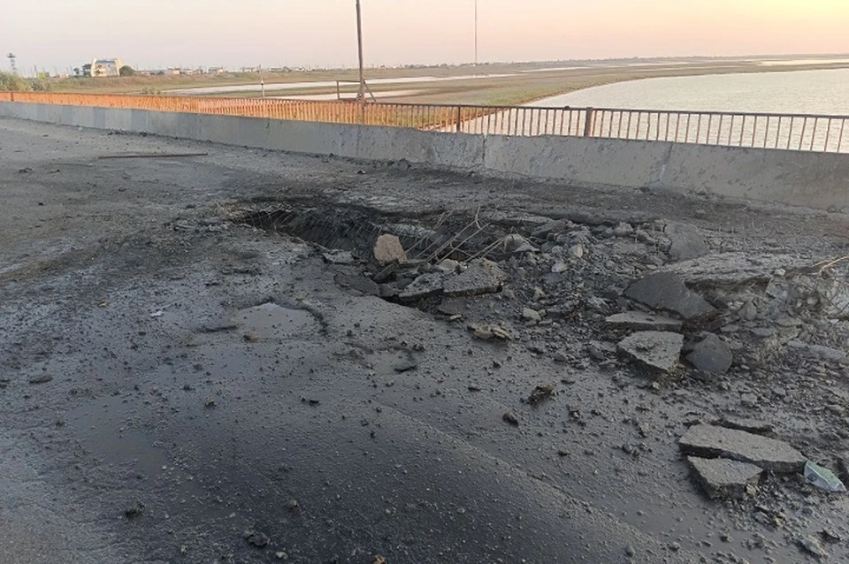 Повреждения на мосту не помешают движению между Крымом и Херсонщиной ФОТО: Владимир Сальдо