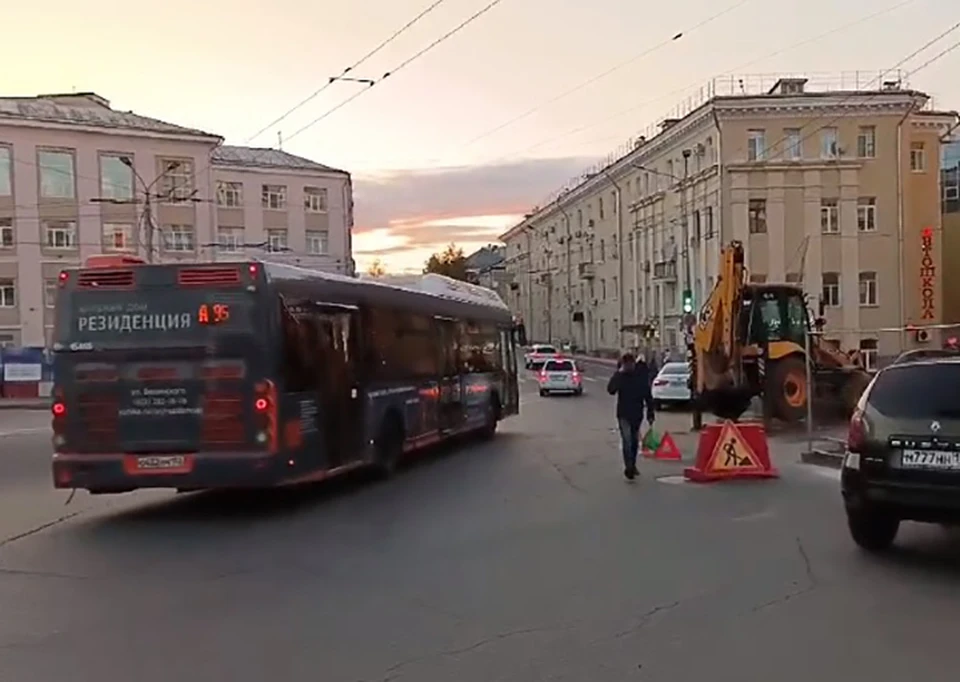 Врачи рассказали о состоянии 20-летнего курьера, сбитого трактором в центре Нижнего Новгорода.