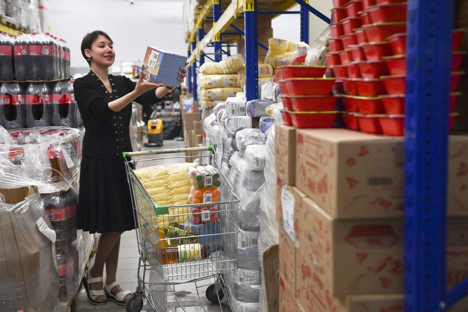 Продуктов и воды хватает.