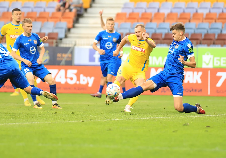 БАТЭ проиграл на домашнем стадионе «Нафтану» - KP.RU