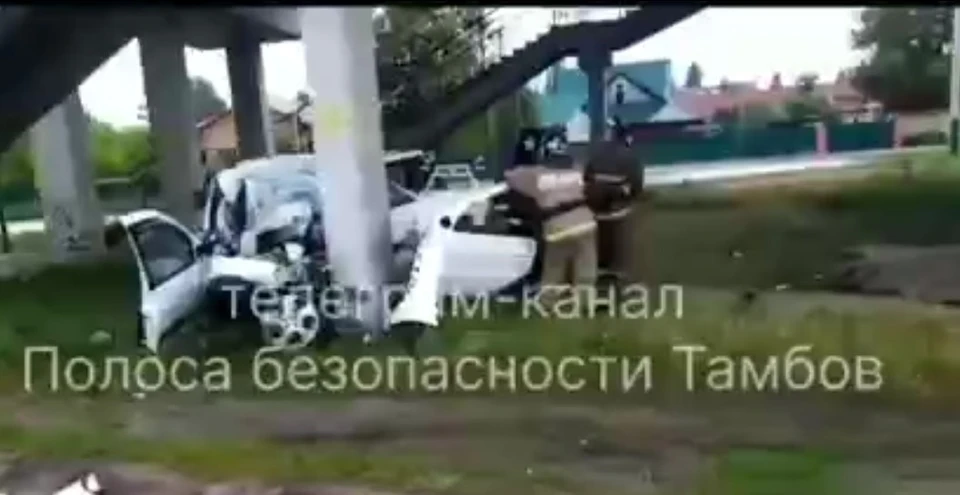 Водитель и пассажир погибли на месте