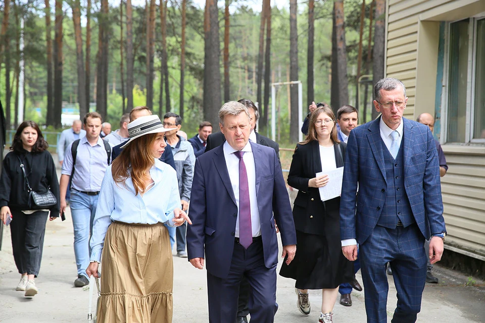 Мэр и глава департамента по соцполитике проконтролировали ремонт здания будущего вытрезвителя. Фото: МКУ «Агентство развития социальной политики»