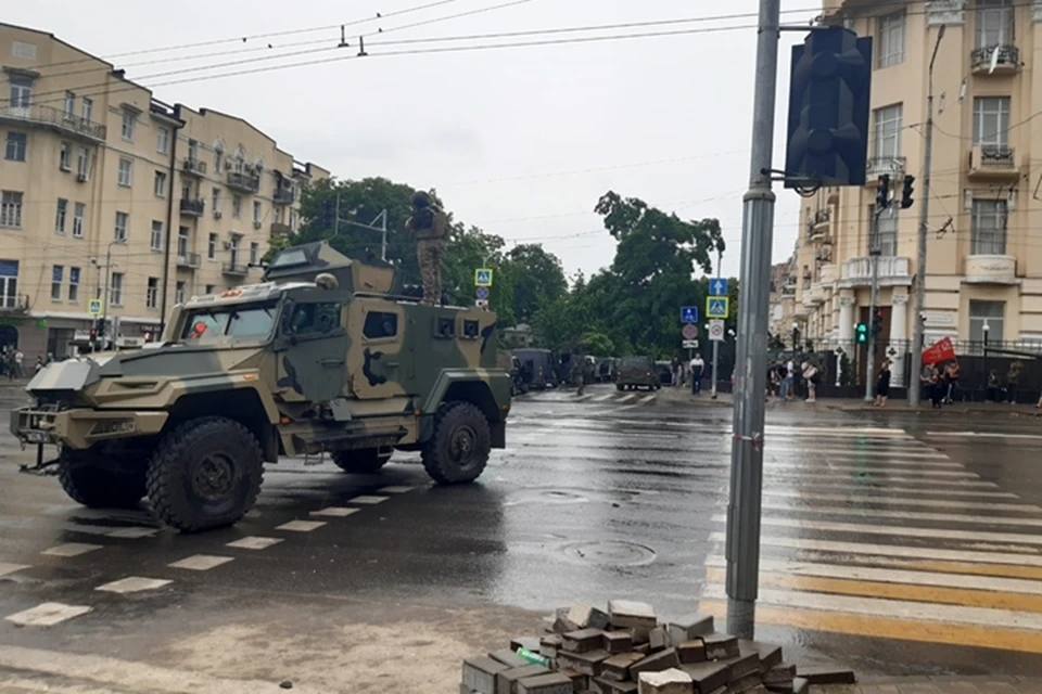 24 июня в Ростов стянули военную технику.