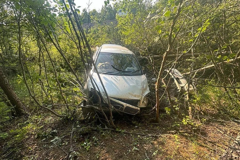 Автомобиль остановился в кювете