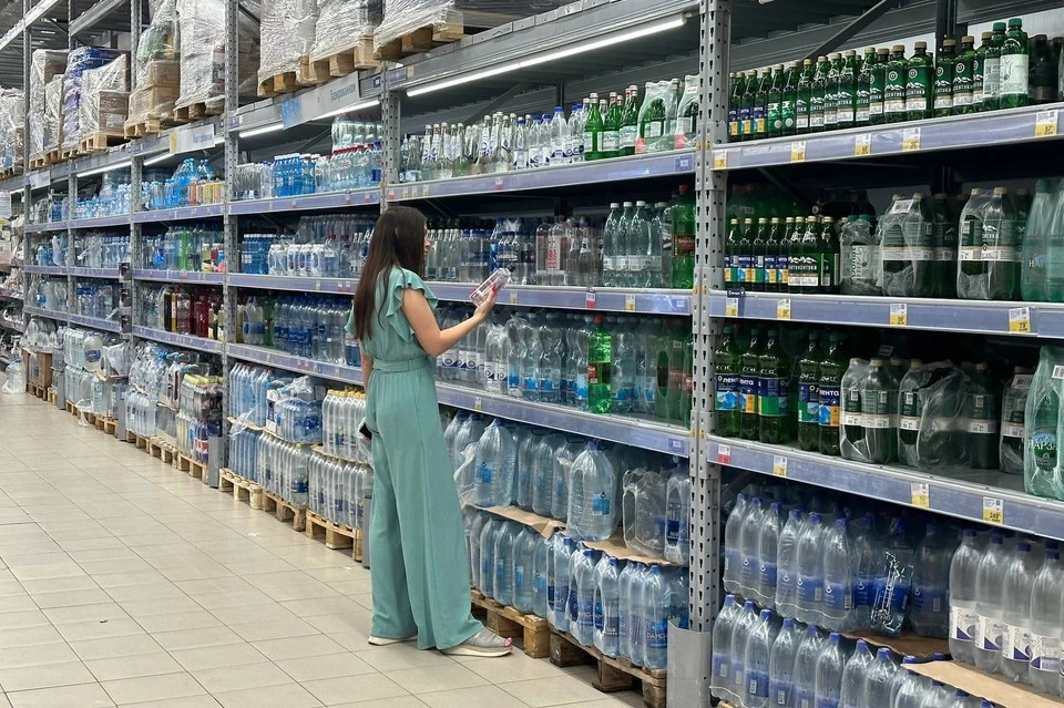 Воду в самарские магазины подвозят по несколько раз за сутки