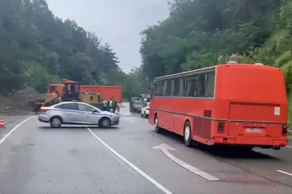 Движение запустили по одной полосе