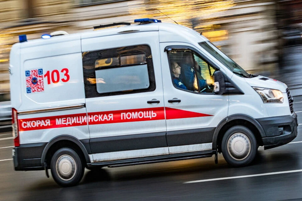 В Москве молодой человек решил искупаться в фонтане и получил удар током