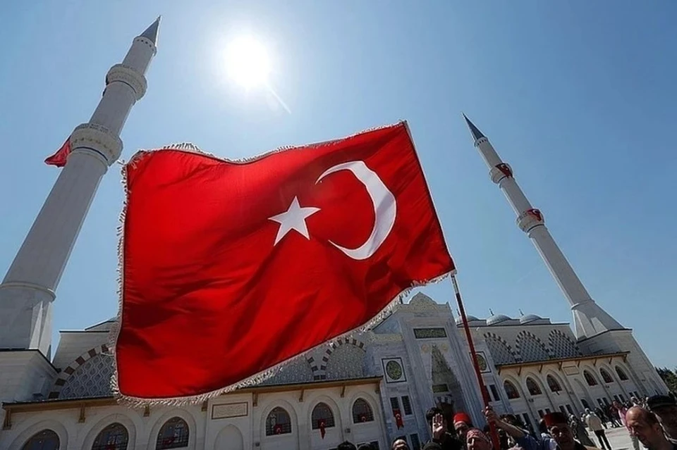 Неразорвавшийся боеприпас достали из Босфорского пролива в Стамбуле
