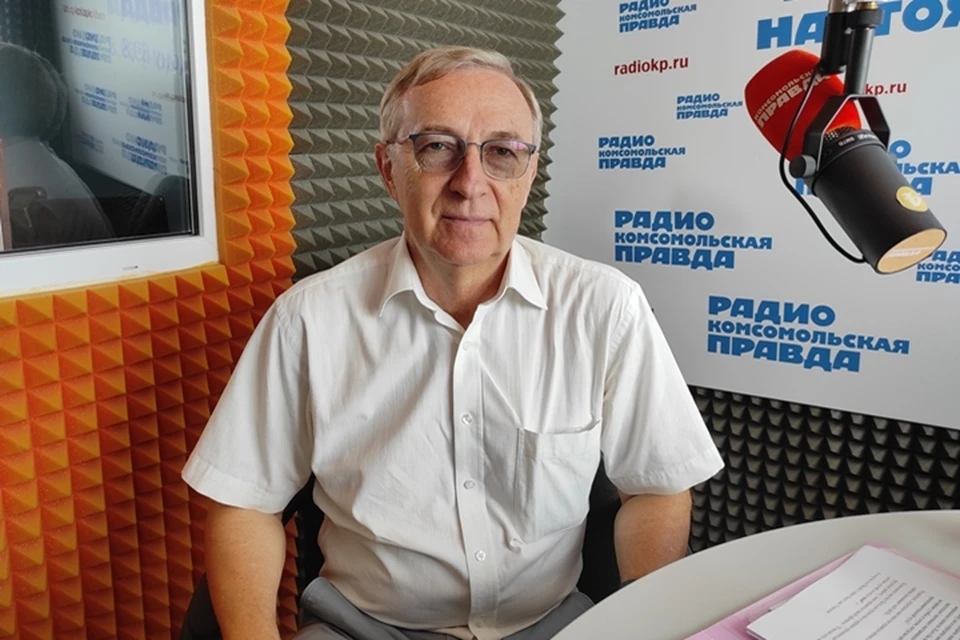 Профессор Александр Солдатов побывал в студии радио.