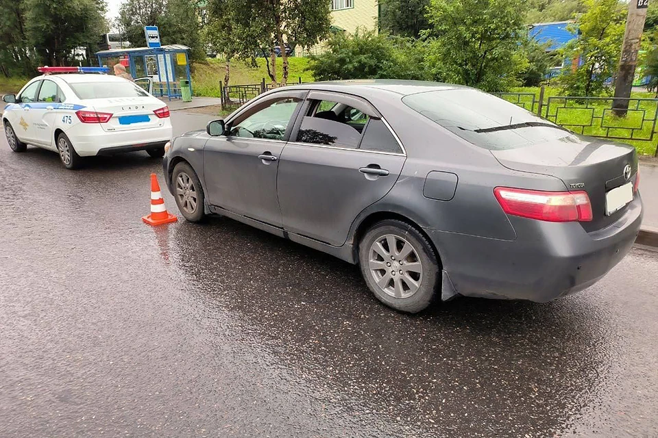 Утром 24 июля в Мурманске на улице Кирова, 1 под колеса авто попала женщина. Фото: ГИБДД по Мурманской области