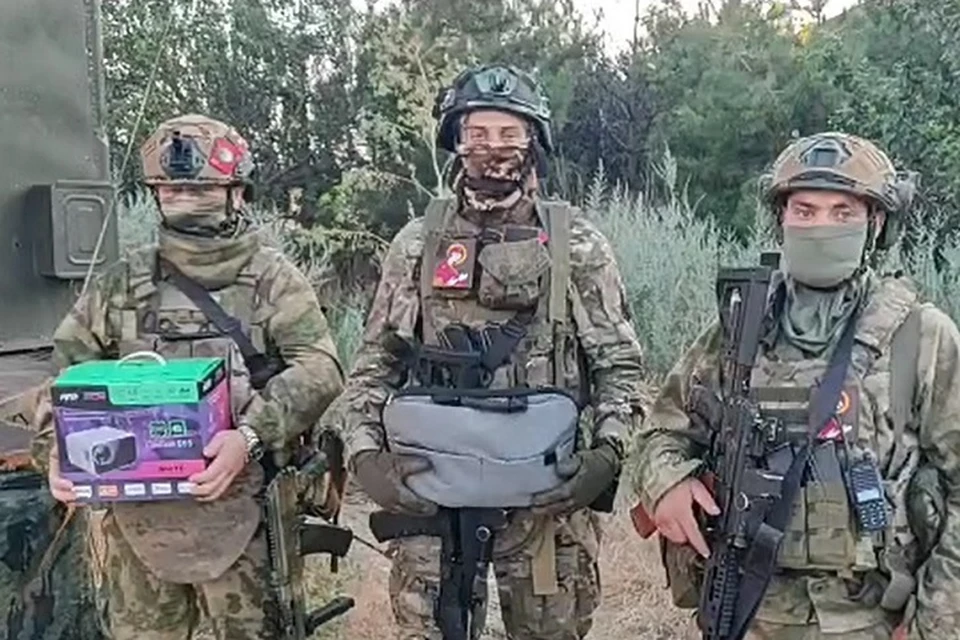 Сотрудники хабаровской ССМП передали гуманитарную помощь в зону СВО Фото: скриншот из видео