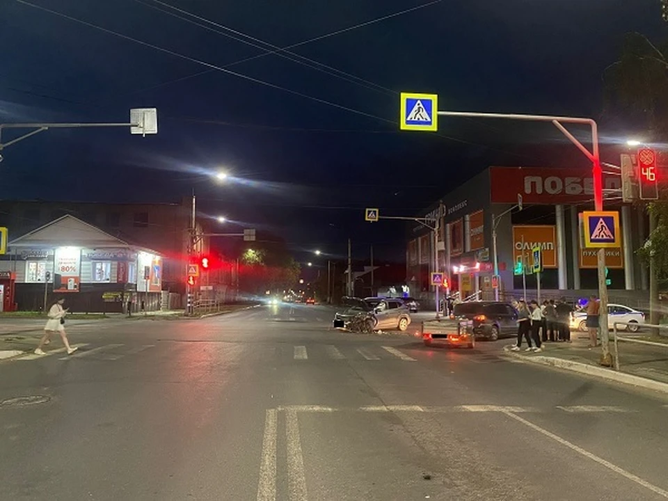 Сотрудники полиции продолжают выяснять все обстоятельства произошедшего.