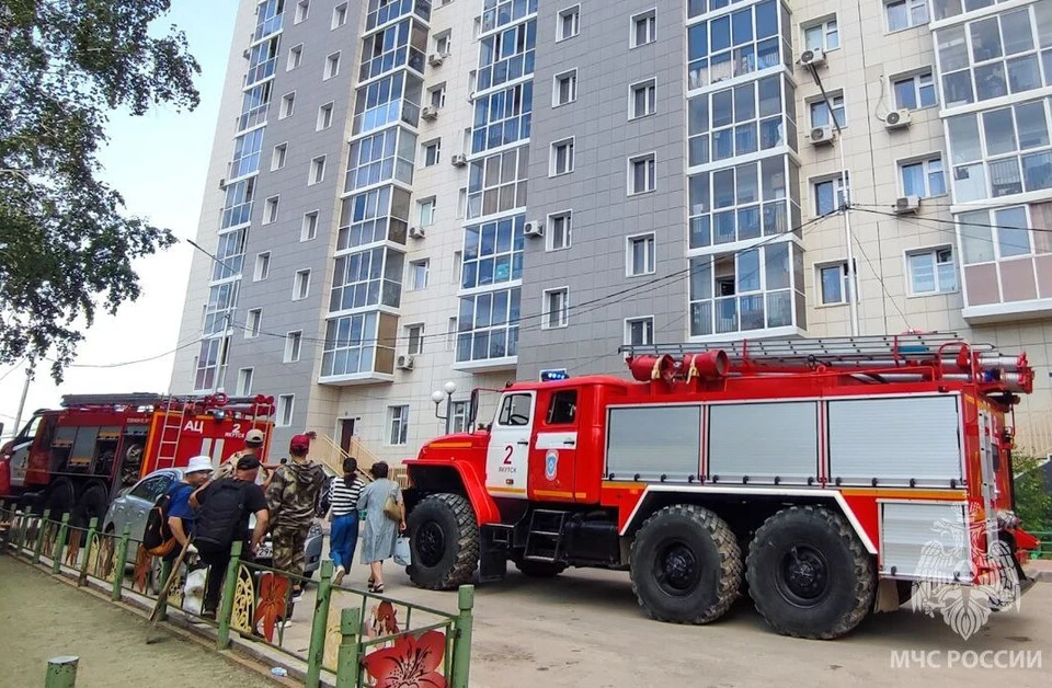 В пожаре по улице Лермонтова в Якутске пострадал ребенок. Фото: ГУ МЧС России по Якутии