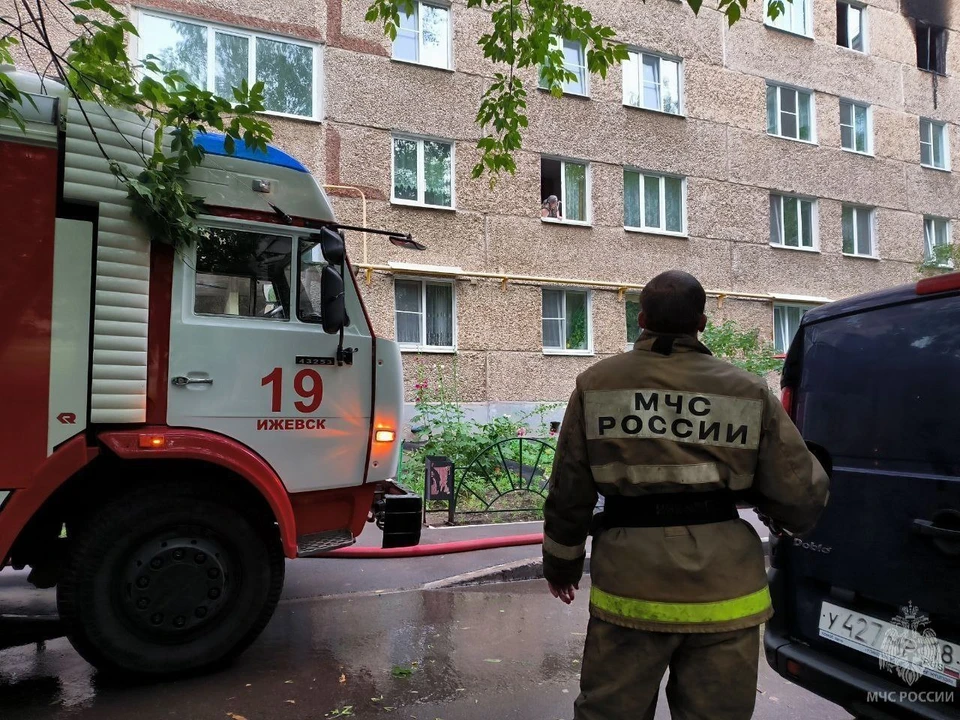 Местных жителей просят соблюдать спокойствие. Фото: МЧС Удмуртии