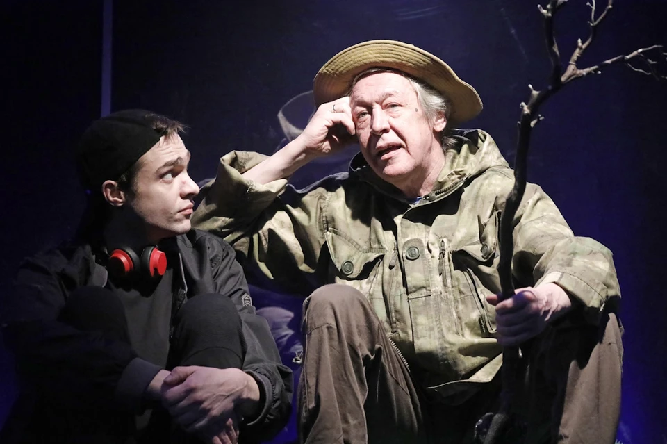 Николай и Михаил Ефремов (слева направо) вместе играли в спектакле «Посадить дерево», январь 2020 года. Фото: Артем Геодакян/ТАСС