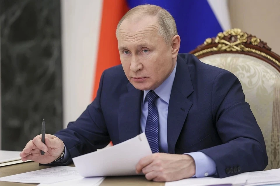 Путин подписал закон об индексации ставок акцизов до 2026 года Фото: Михаил Метцель/ТАСС