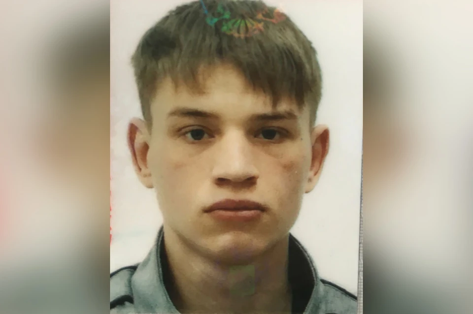 Внешне Александр выглядит очень молодо - на 15 лет.