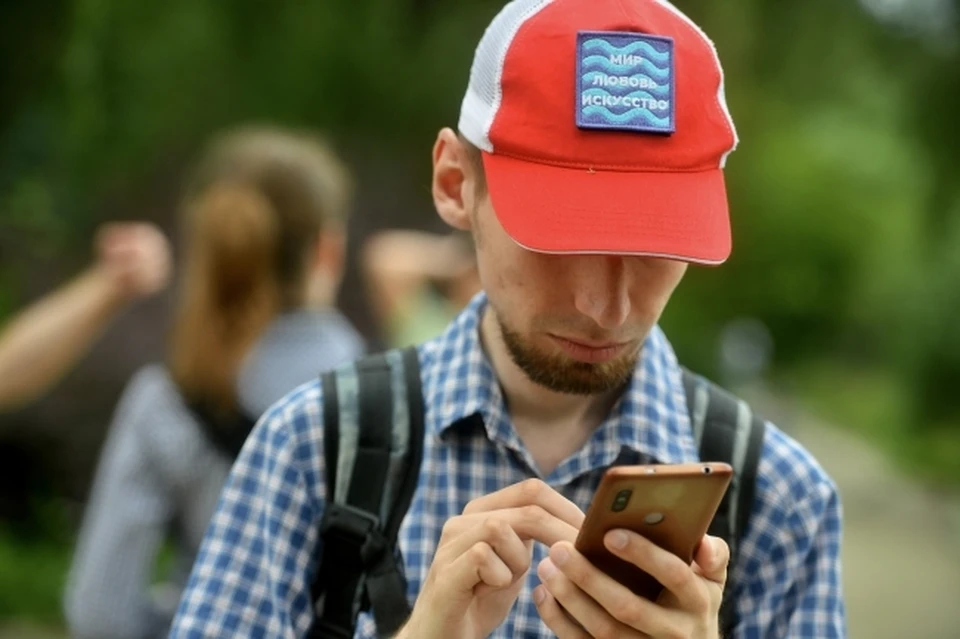 Мошенники под видом специалистов из техподдержки банка связываются с клиентом по любому каналу связи, но преимущественно - через мессенджеры, используя для убедительности логотип банка или подпись "Тех. поддержка"