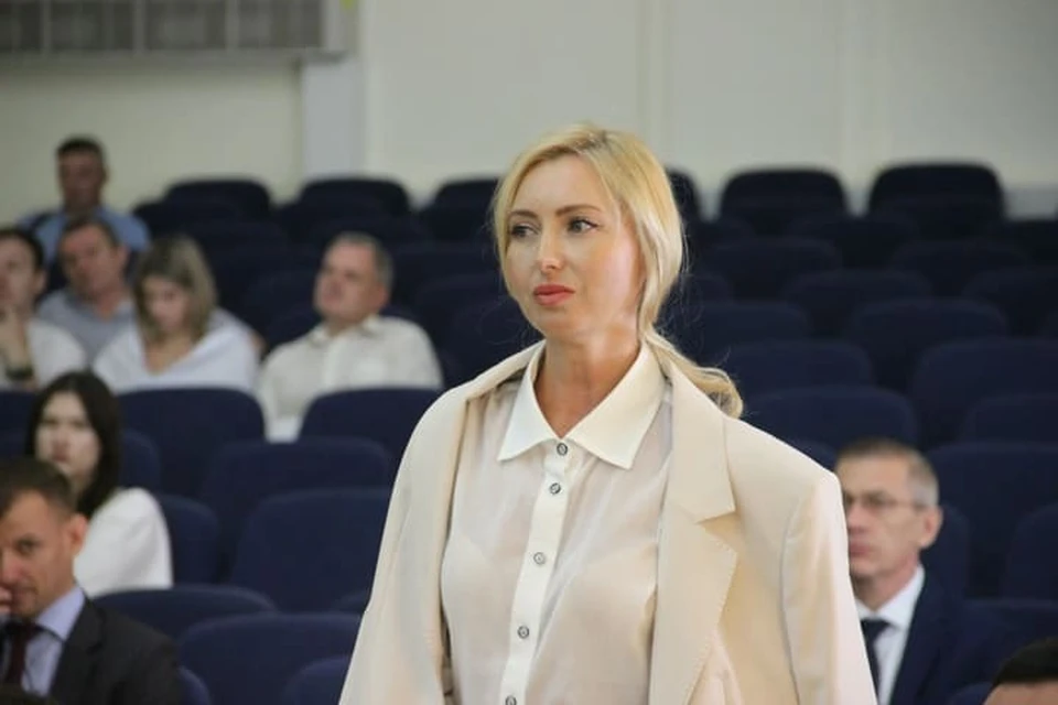 Ирина Смирягина имеет высшие образования по специальностям «Мировая экономика» и «Юриспруденция». Фото: администрация Ростова.