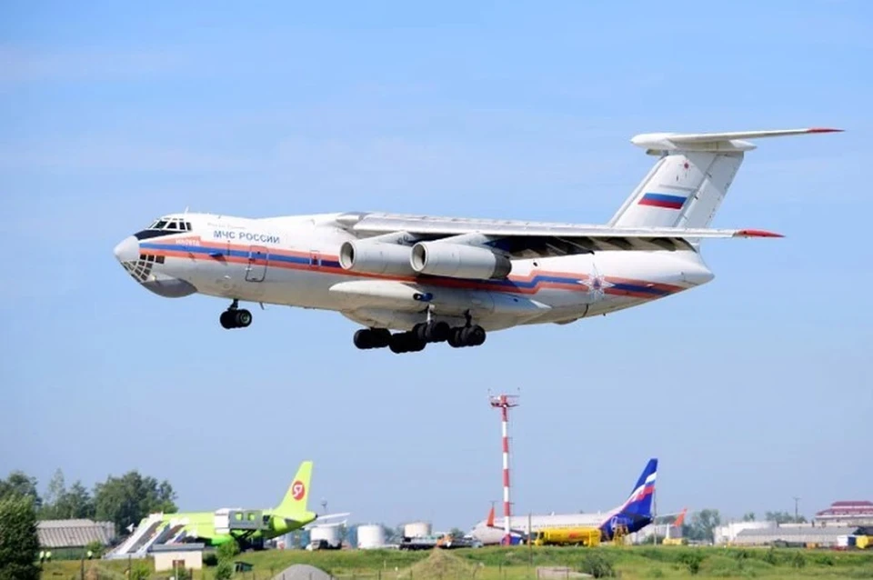 Спецборт МЧС перевезёт в Москву 17 пострадавших от взрыва на АЗС в Махачкале, фото: КОРШУНОВ Алексей