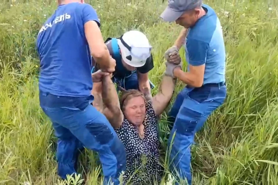 Женщина не пострадала и отделалась испугом. Фото: спасатели Кургана / Vk.com