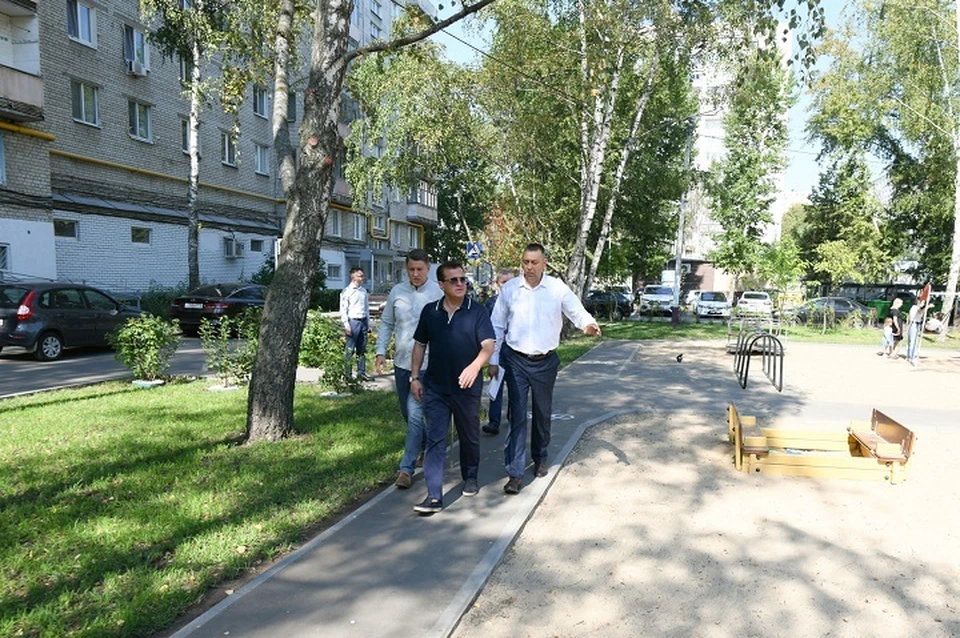 Что касается сквера, то там были посажены три цветника и большая центральная клумба. Фото: metshin.ru