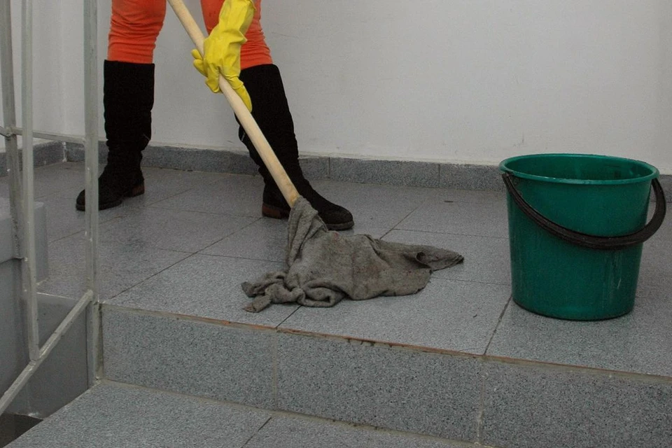 В Новосибирске прокуратура начала проверку после того, как после дождя затопило квартиры в новостройке.