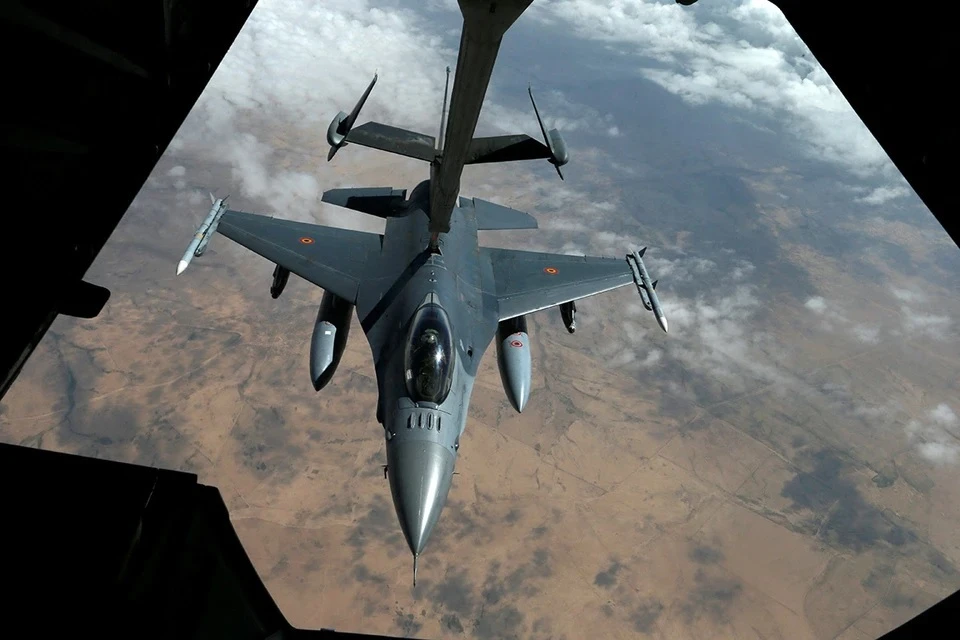 Экс-разведчик США Риттер: ВСУ не смогут эффективно использовать истребители F-16