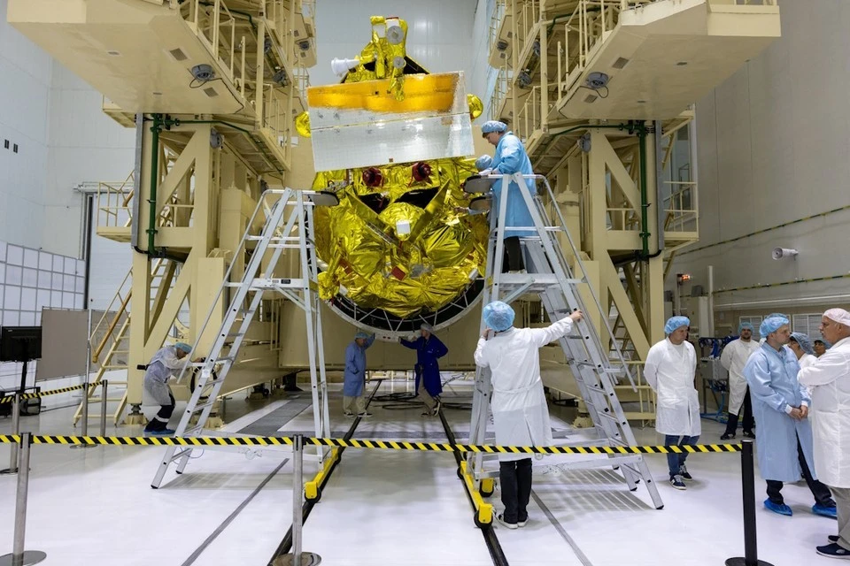 Станция Луна-25 не смогла совершить посадку на спутник Земли