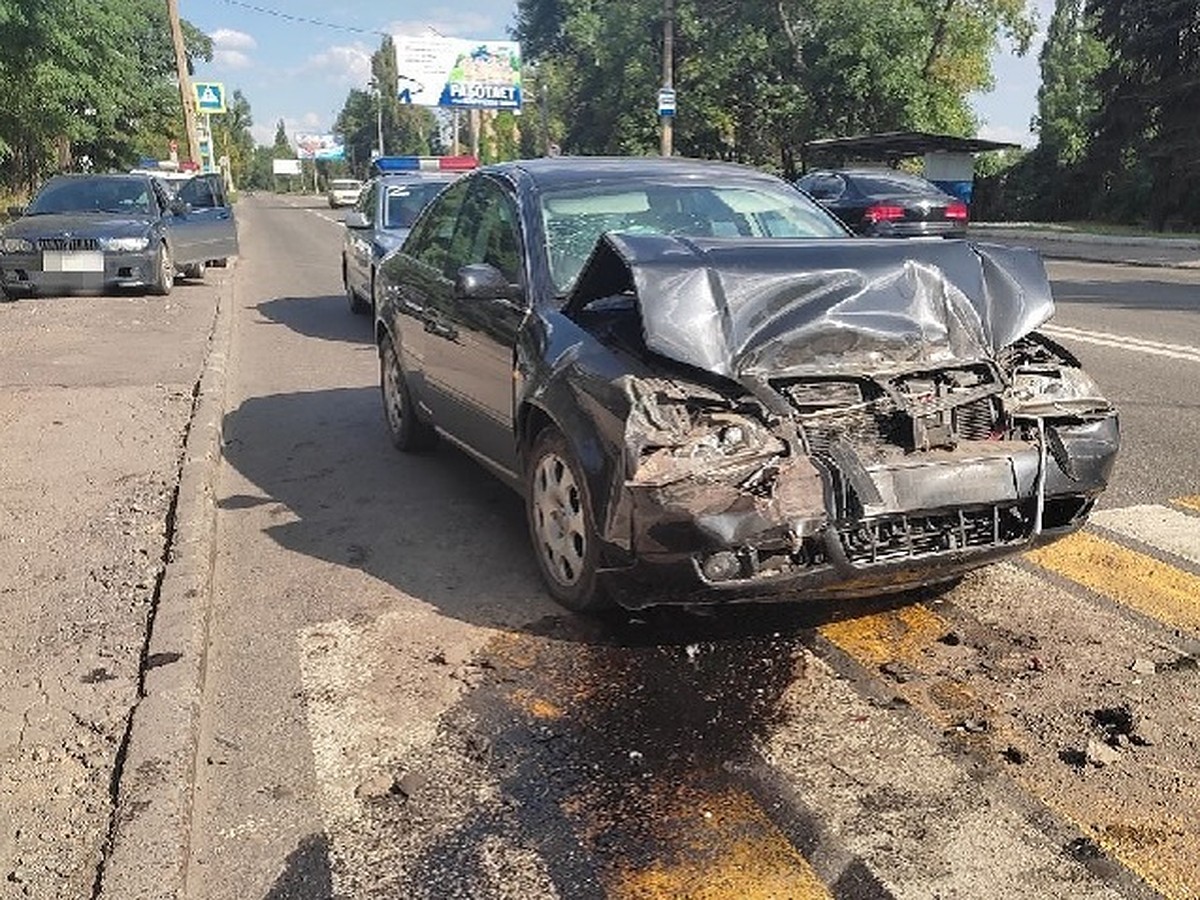 В Макеевке водитель Audi врезался в автобус, травмирован пассажир - KP.RU