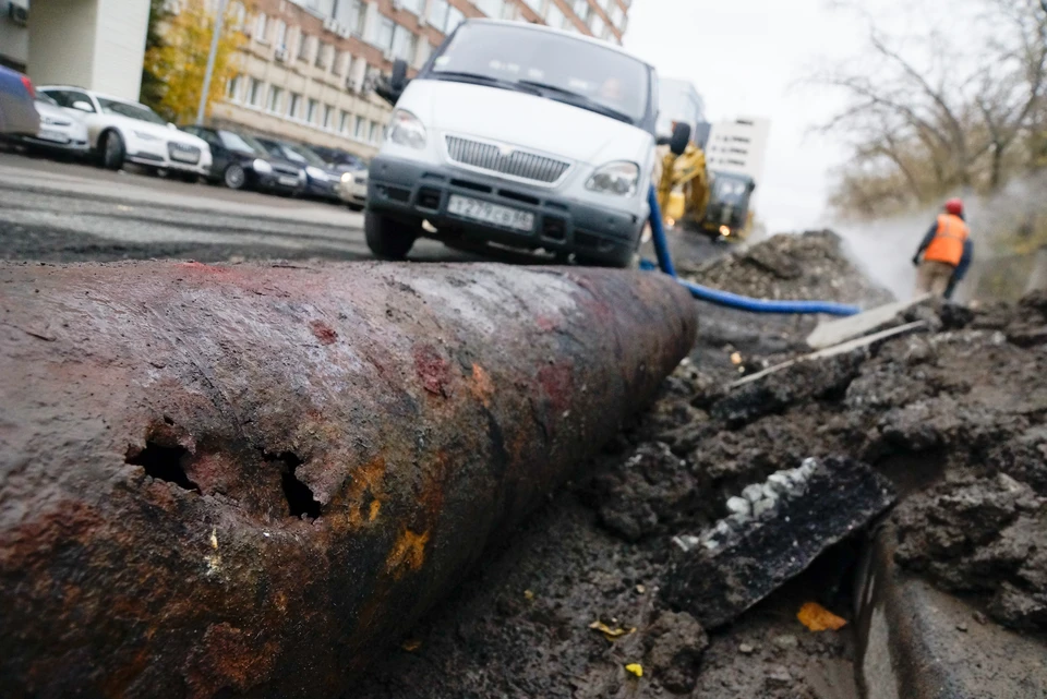 Авария случилась на промышленном водопроводе