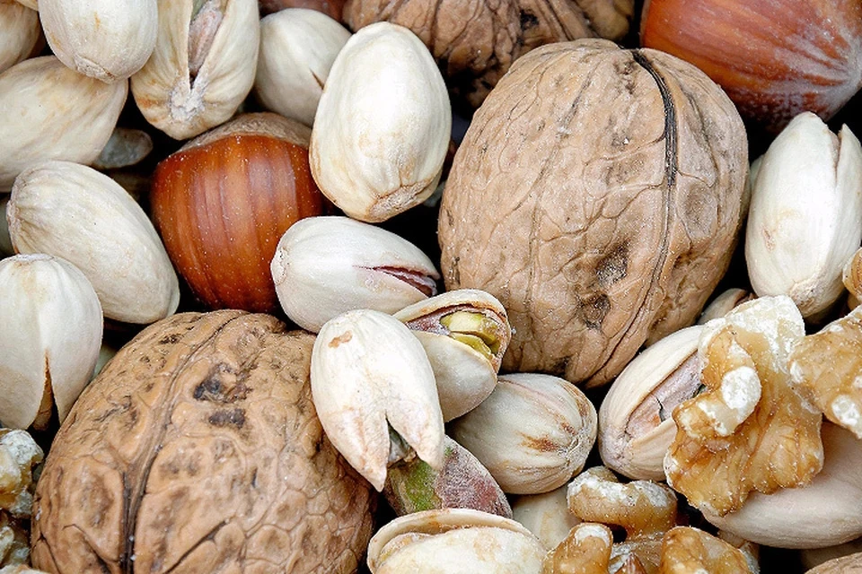 Диетолог Арзамасцев: орехи помогут людям старше 60 лет отказаться от сладкого