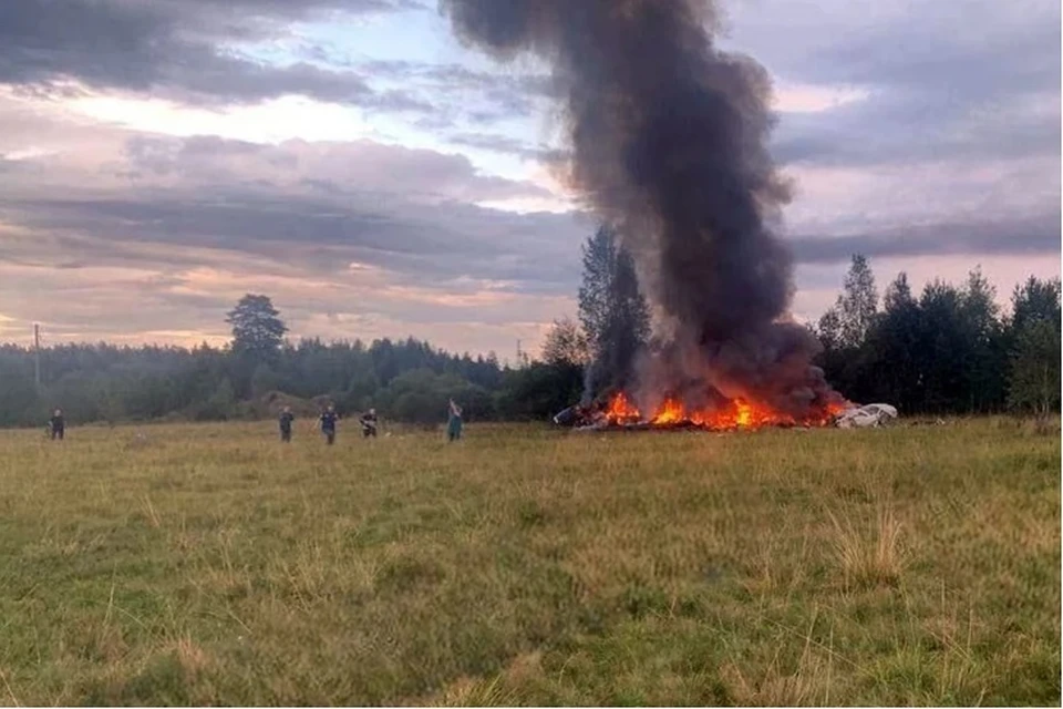 РИА Новости: 8 погибших обнаружены на месте падения самолета в Тверской области
