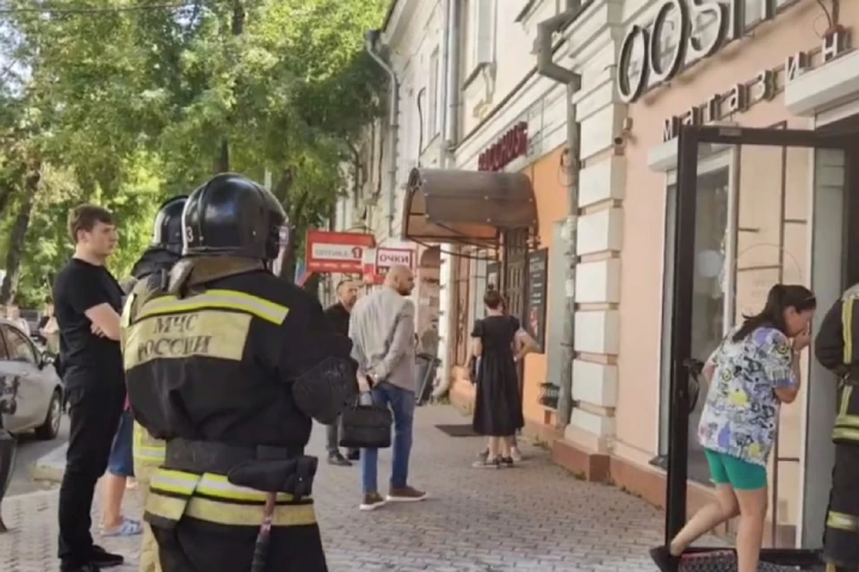 В магазине косметике в Иркутске загорелась вентиляционная шахта