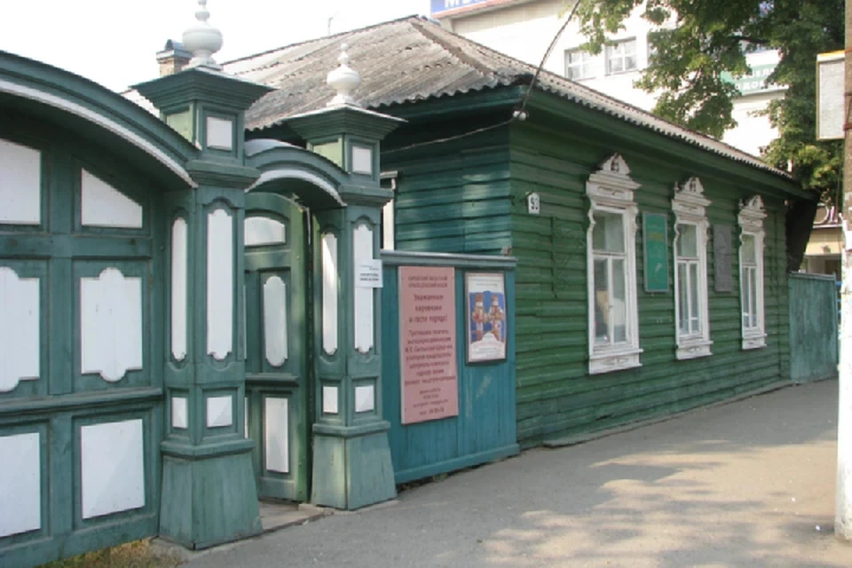 Старинное здание нуждается в обновлении