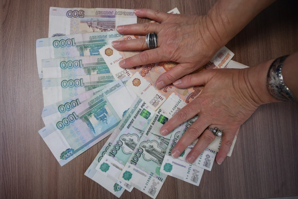 Кузбасскому экс=чиновнику дали десятку за взятку.
