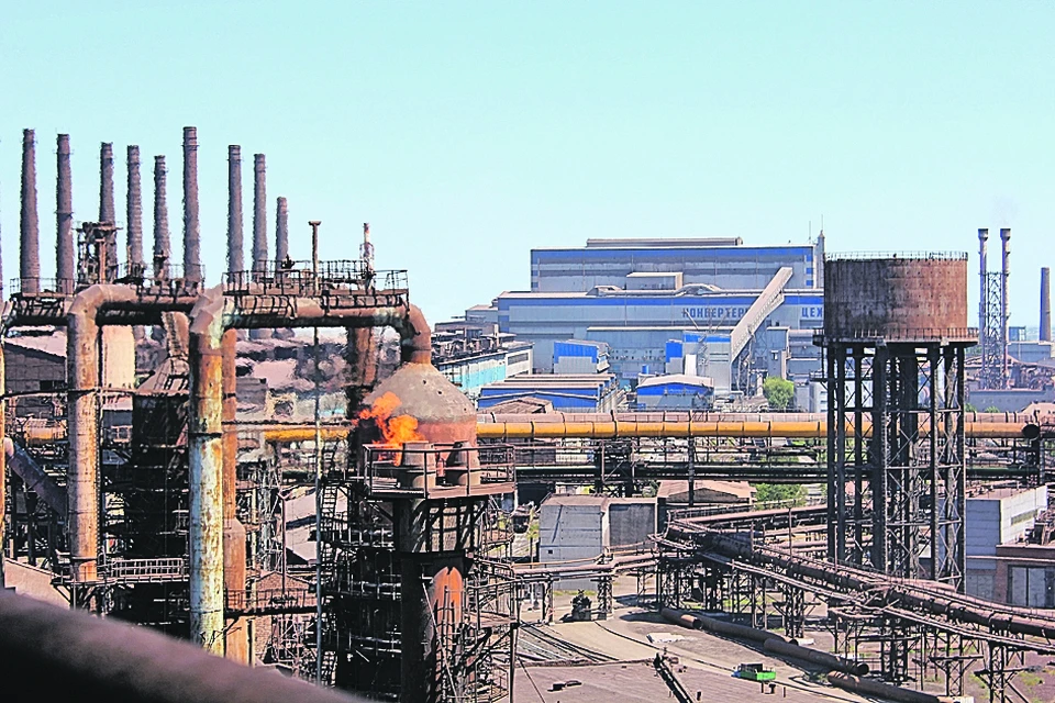 На Алчевском металлургическом комбинате реализуется инвестиционный проект по модернизации производства. Фото: ЮГМК