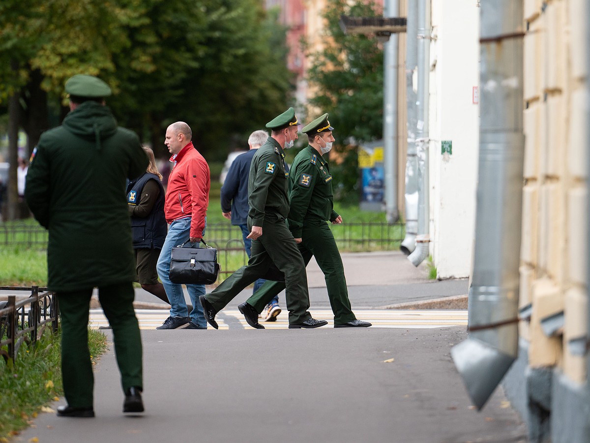 Суд Петербурга не отправил в СИЗО поджегшую военкомат на Диагональной улице  - KP.RU