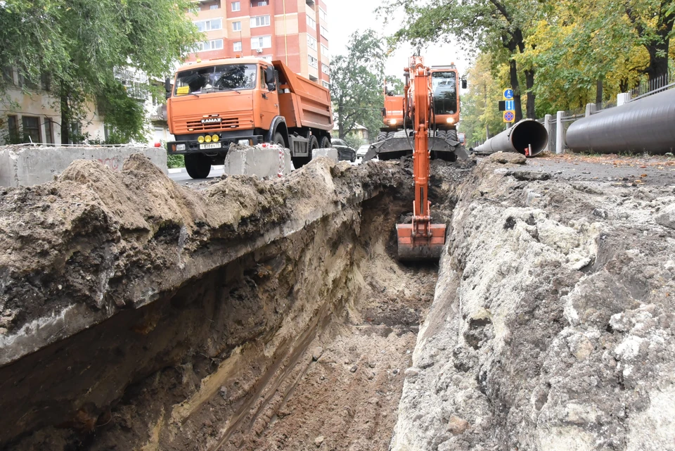 Связано перекрытие части дороги по проспекту Гая в Ульяновске с ремонтом системы канализации. Фото администрация Ульяновска