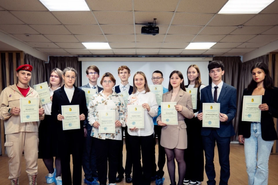 Стипендию получили ученики 7-11 классов разных школ, лицеев и гимназий Кирова. Фото: киров.рф
