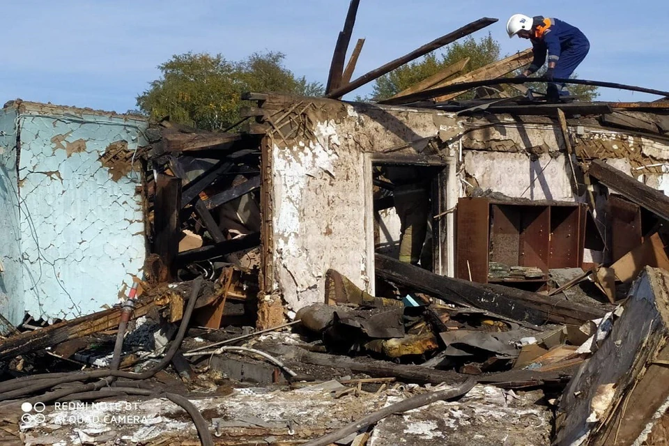 15 фото из разрушенного Мариуполя: погибших хоронят во дворах