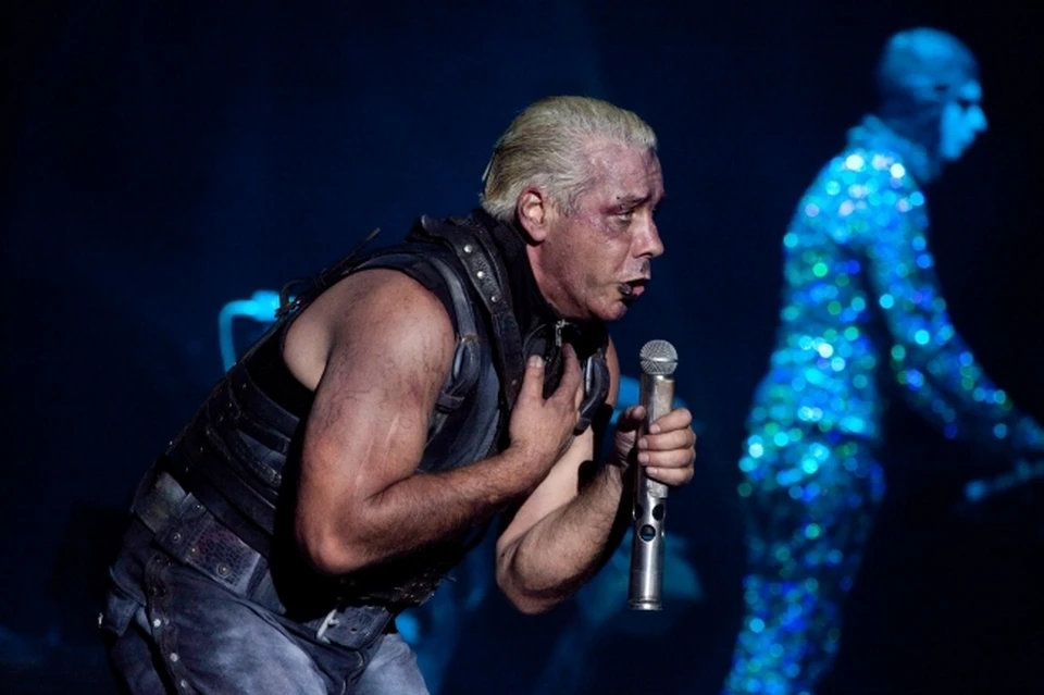 Общественники требуют запретить оркестру «Rammstein» устраивать шоу-концерт по композициям «Rammstein».